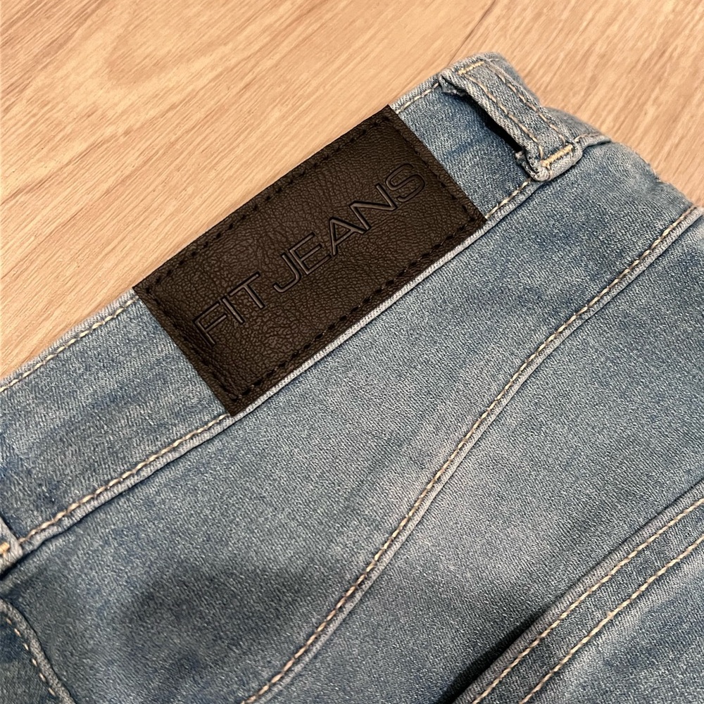 FITJEANS Women's Light Blue Skinny Jeans - Picture 6 of 7